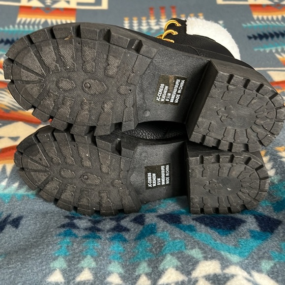 Juicy Couture black boots with fur trim - Picture 4 of 4